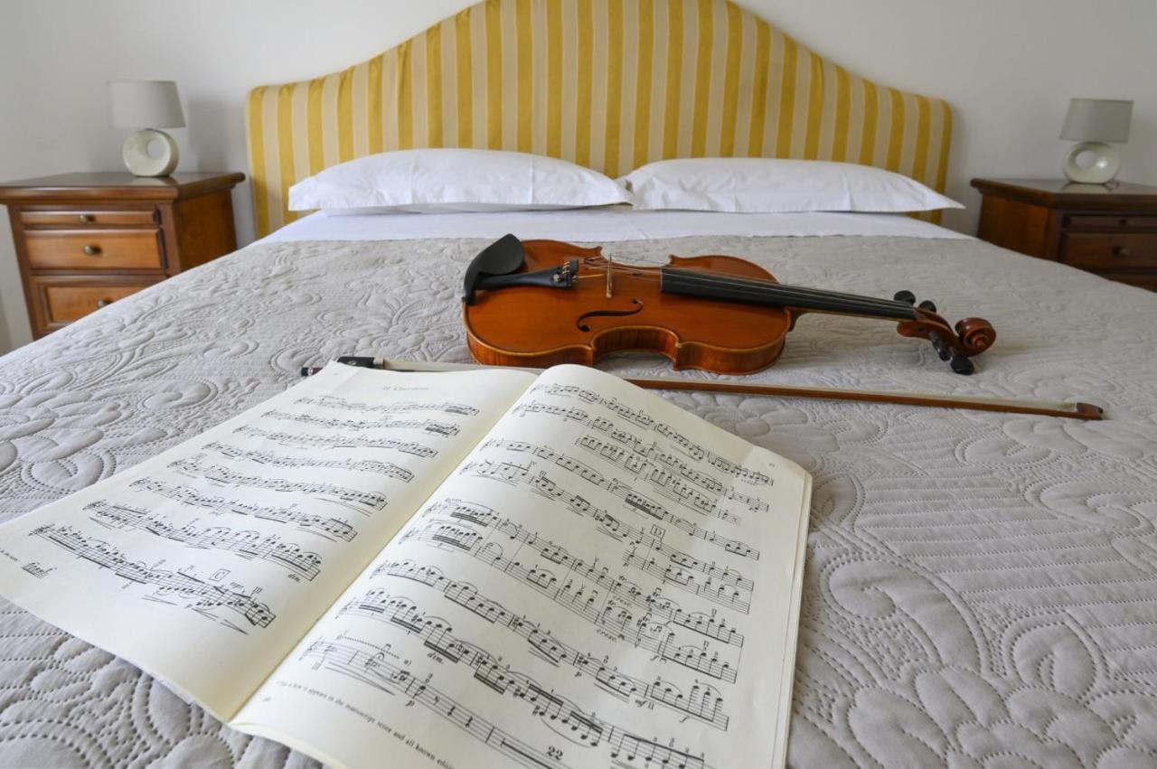 Апартаменти Violinist'S House Сорренто Екстер'єр фото